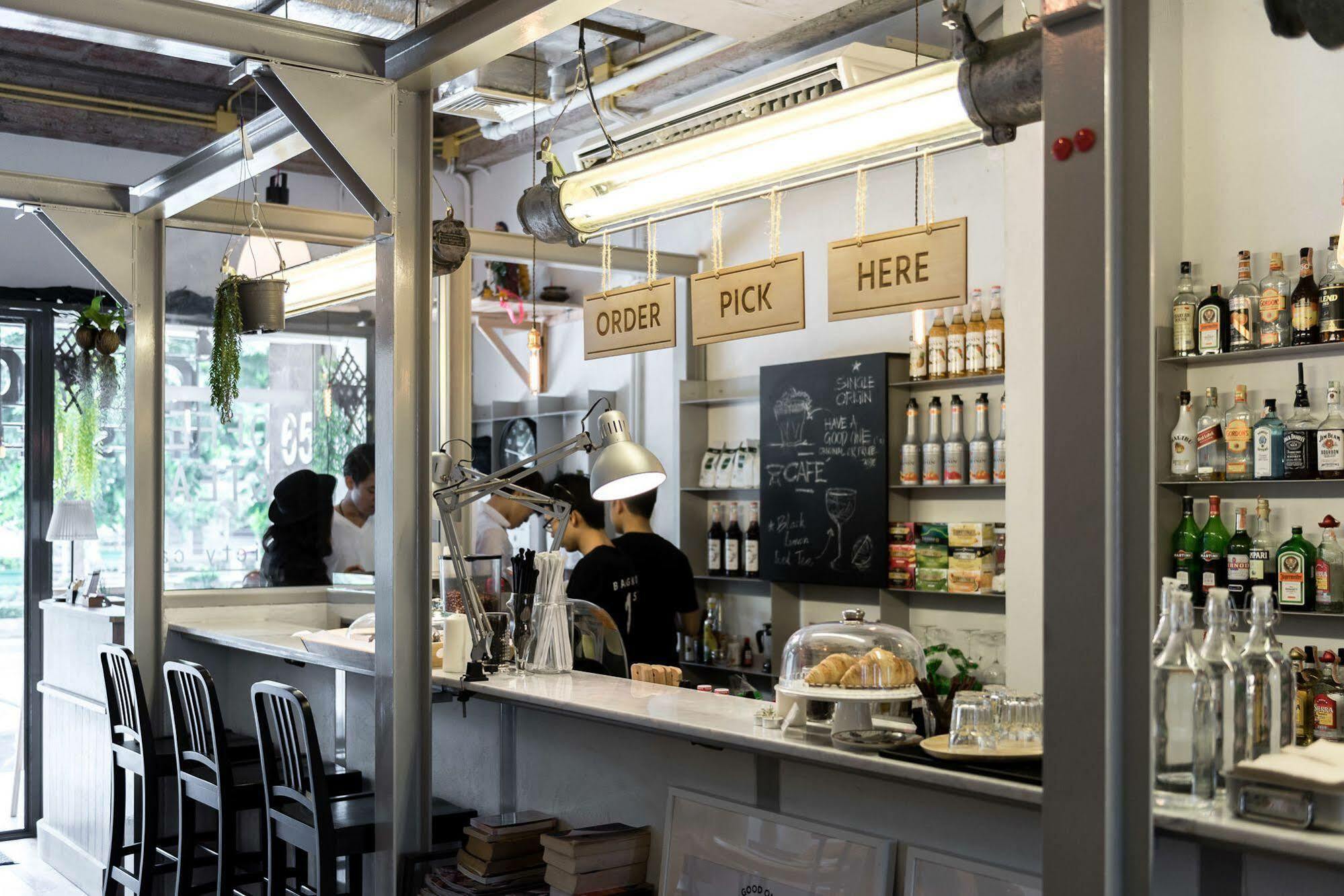 Good One Poshtel & Cafe Bar Hostel Μπανγκόκ Εξωτερικό φωτογραφία